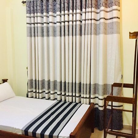 Sweet Home Tourist Rest Anuradhapura Buitenkant foto